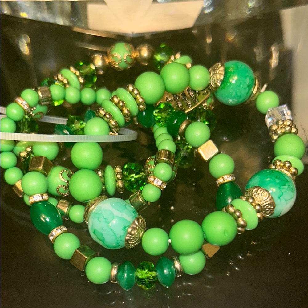 Green Beaded Bracelet Set - Picture 4 of 5